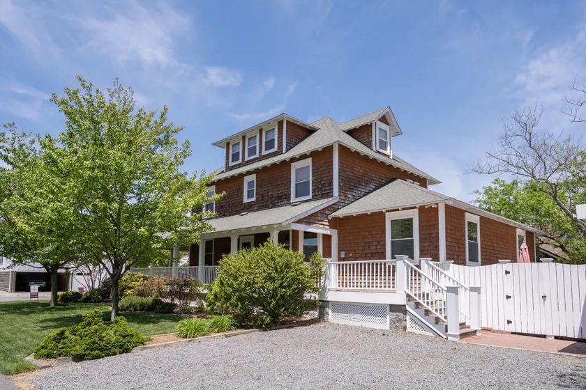 311 E Market - Two blocks to Lewes Beach! - Image 1