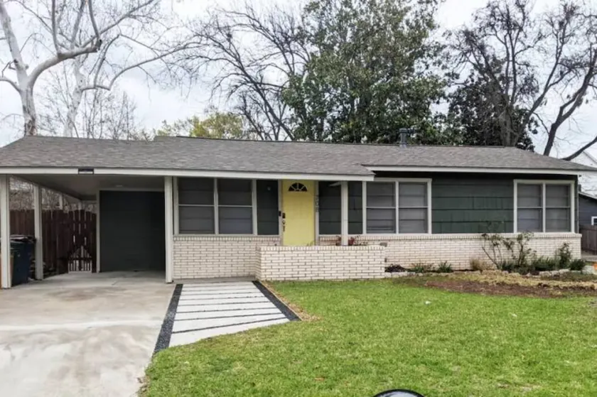 A Rare find- Bright & Charming Central Austin Home- 3bedroom in the heart of ATX - Image 1
