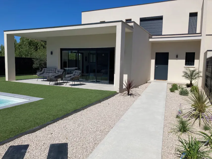 Neue 5* Villa mit Schwimmbad, 6 Minuten zu Fuß vom Strand! - Image 1