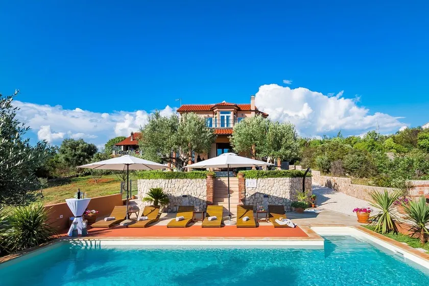Luxury Villa Antoneta with Swimming Pool - Image 1