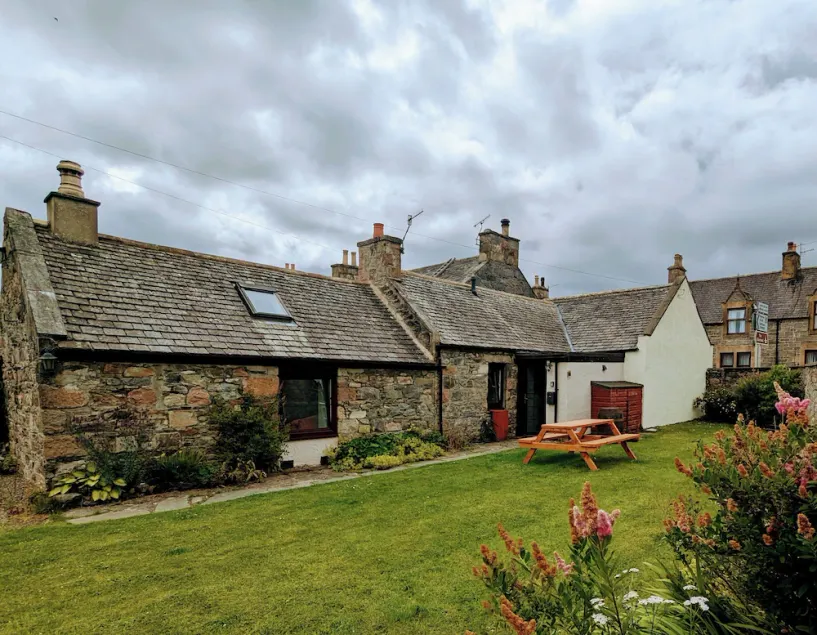 Stylish traditional cottage in the heart of Whisky country - Image 1