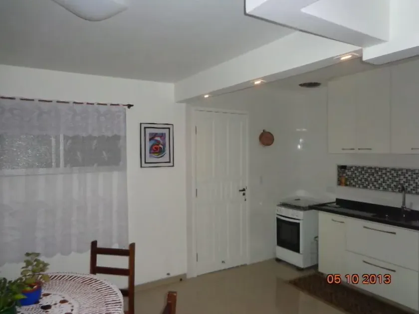 CURITIBA-CASA CON GARAGE, EN CONDOMINIO CERRADO. - Image 1