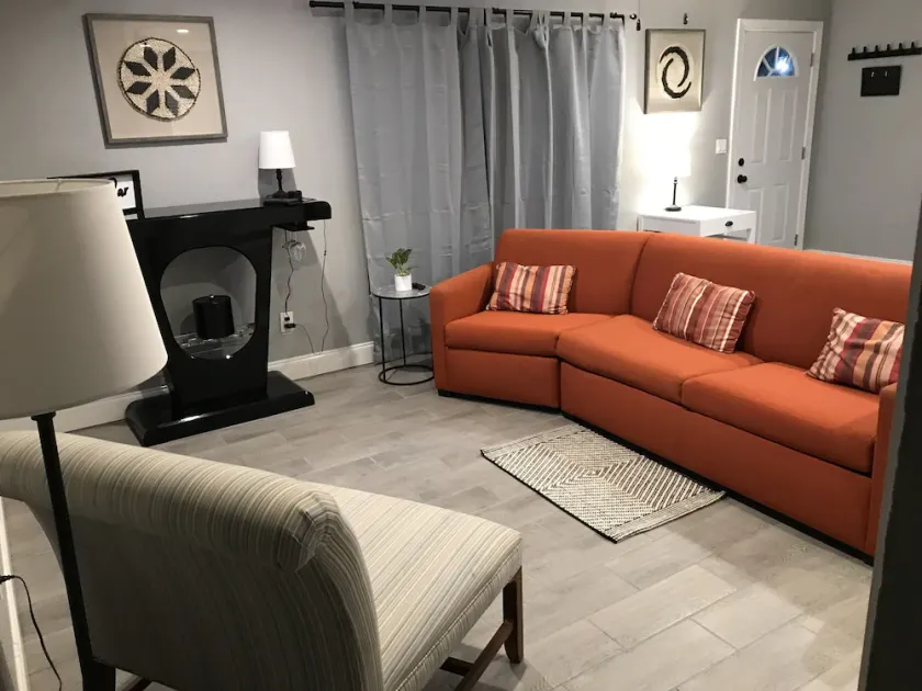 New remodeled Centrally located 2 Bedroom Home Near Everything  - Image 1