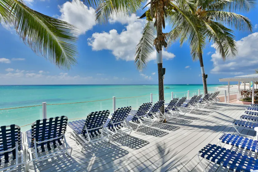 Butterfly Beach Hotel - Image 1