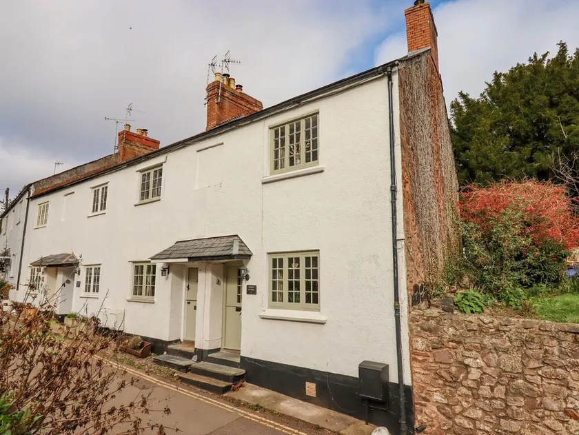 BODKIN COTTAGE, pet friendly, character holiday cottage in Dunster - Image 1