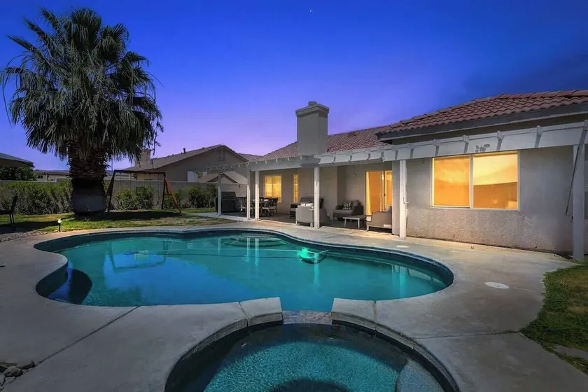 Escape to your Desert Hideaway!  - Image 1