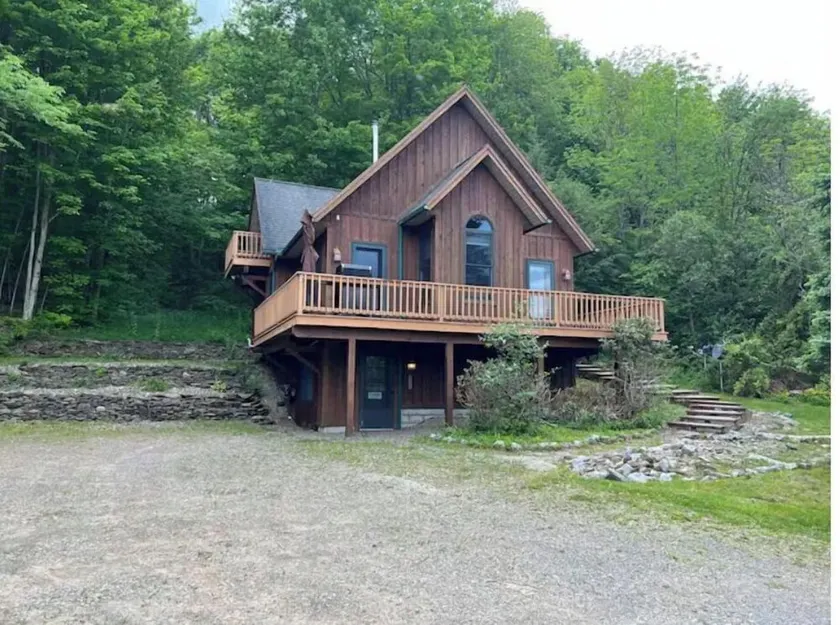 Amazing Mountain View Chalet 1 Minute from Slopes - Image 1