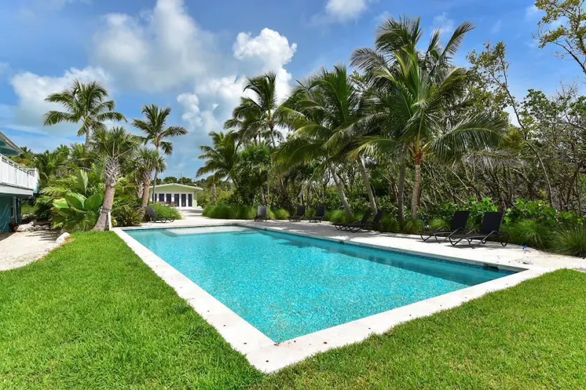 Turtle Cove - Oceanfront Estate mit 4 gemütlichen Cottages - Image 1