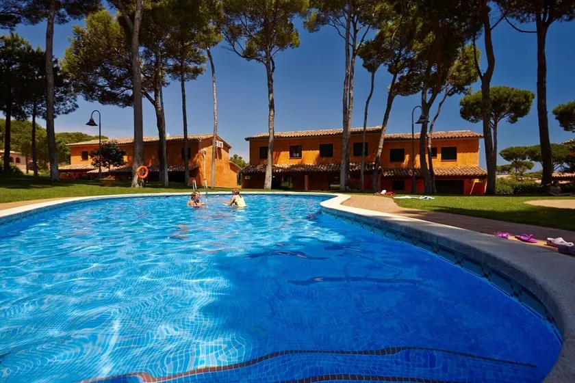 Terraced house at Pals with garden, pool & jacuzzi - 600m Beach (GR 4H 110) - Image 1
