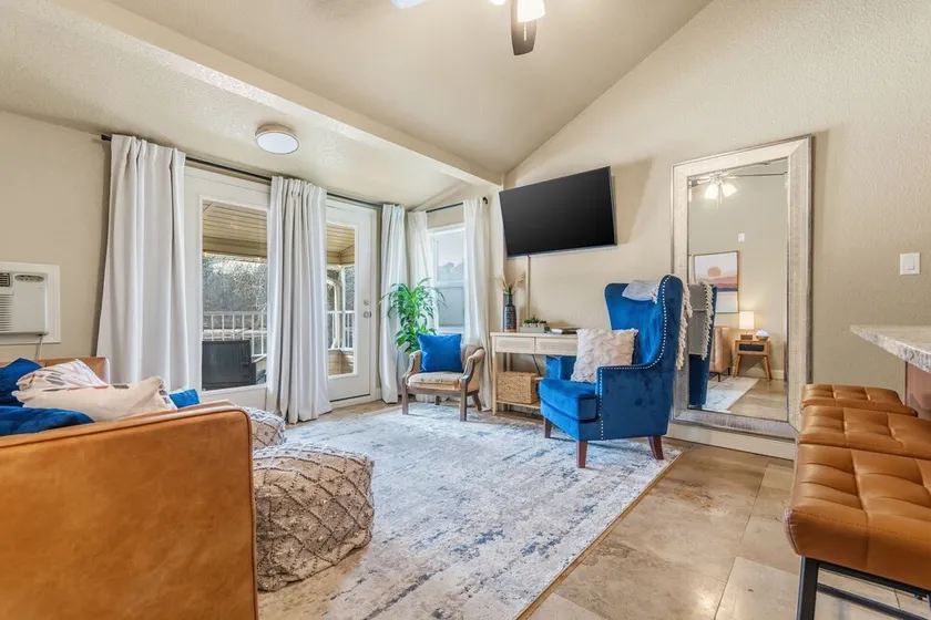 Clearwater Luxe! - Image 1