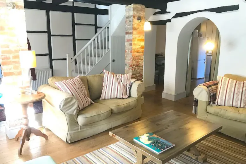 Historic cottage in the heart of Shaftesbury's Saxon area -  town and country. - Image 1
