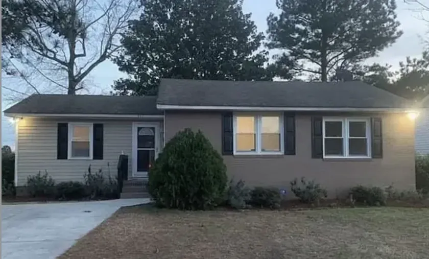 Walkable to the Casino and Family friendly! 3 bd/2 ba, full house, sleeps 8 - Image 1