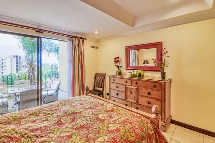 Fantastic Condo W/ Full Kitchen, WiFi, Private Balcony & Central Location - Image 1