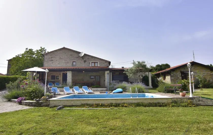 Villa Vesna Groznjan, encantadora villa de piedra con piscina climatizada - Image 1