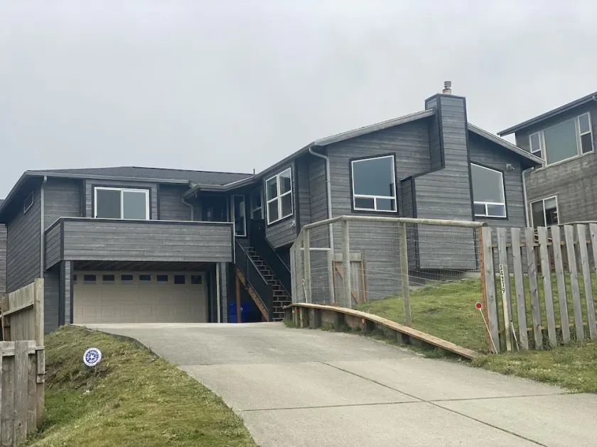 Ocean view, 100 yards to beach, pet friendly, secure fenced yard. - Image 1