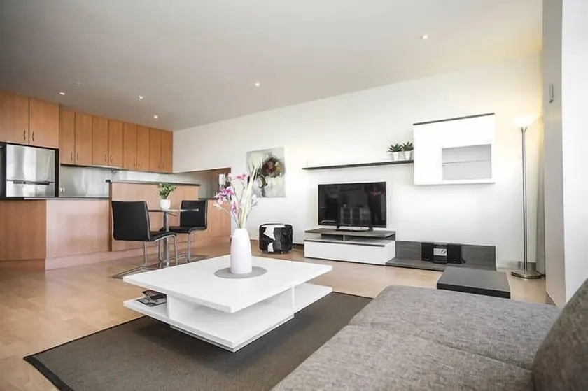Adelaide Parkland Torre Apartamento - Image 1
