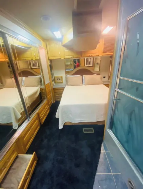 Rv park….. - Image 1