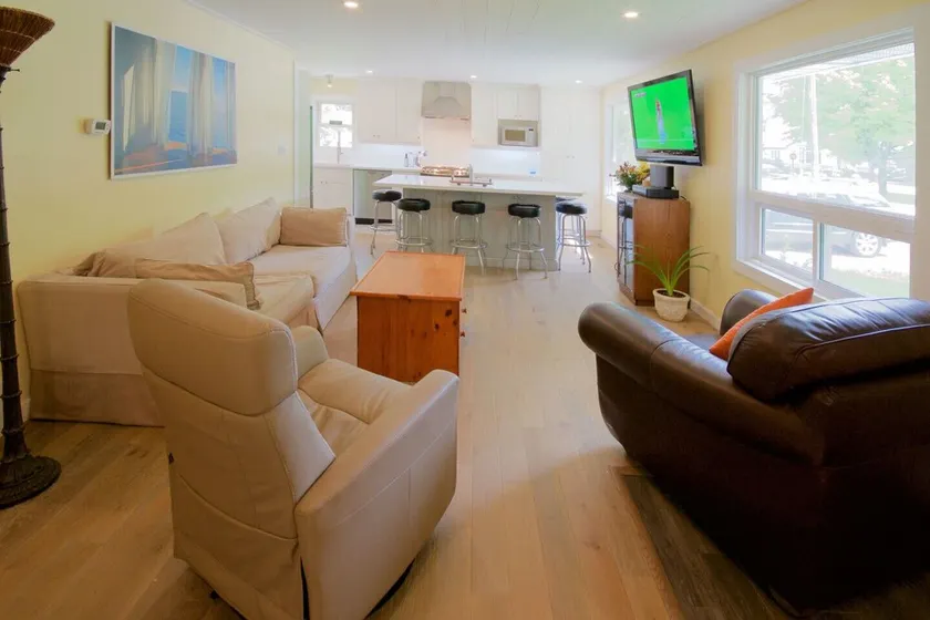 Beautiful  3 Bedroom 2 Bath Renovated Cottage in the heart of Historic Bayfield Village - Image 1