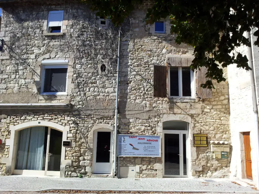 Accommodation in the village center - Image 1