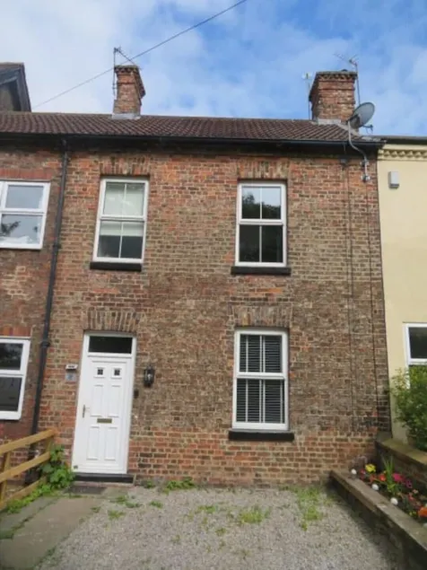 2 Railway Terrace - Image 1