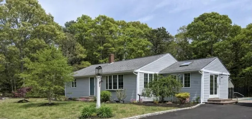Great Harbors Ferienhaus mit privatem Pool in Falmouth-Cape Cod - Image 1