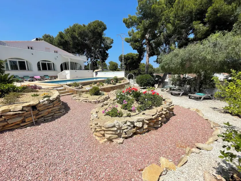 Lovely  Spanish villa  near to  town and beach set in flowered gardens - Image 1