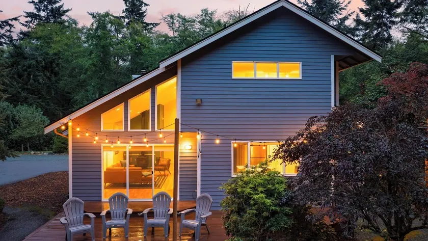 Forest Front Home w/ Fire Pit, Mins to Beaches, Wineries & Trails Cedarview Retreat by Avantstay - Image 1