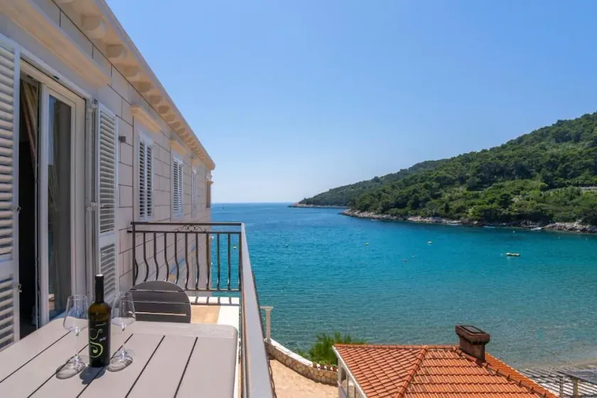 Touch of Infinity TOP FLOOR - studio apartment with sea view - Image 1