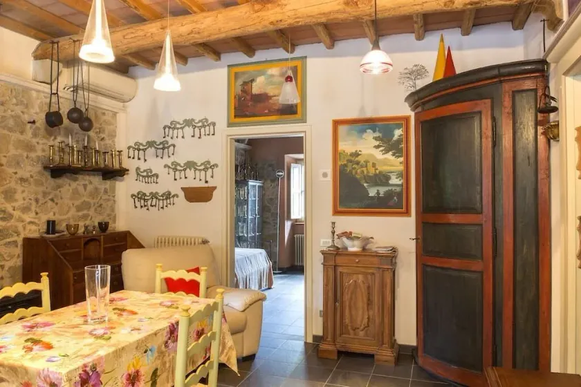 4 bed apartment with pool - Image 1