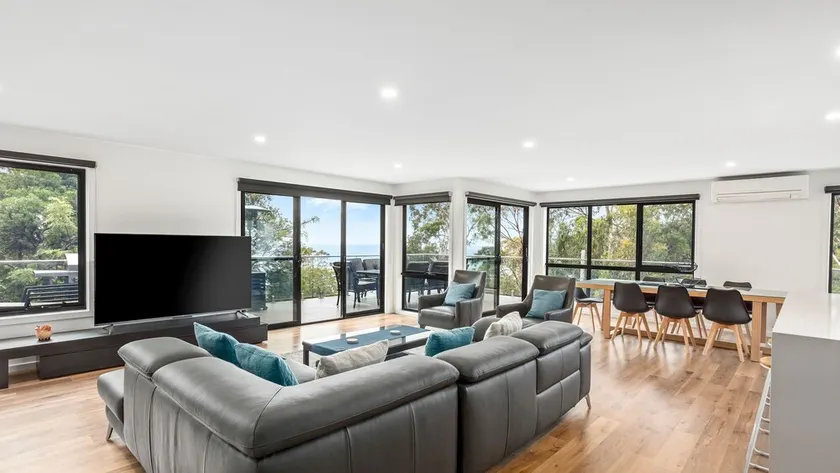 The Wave House - Image 1
