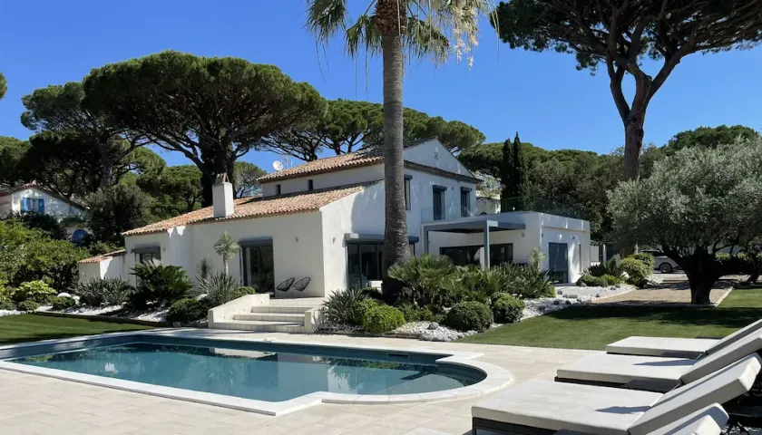 Luxuriöse neue Villa mit Blick auf St. Tropez - Image 1