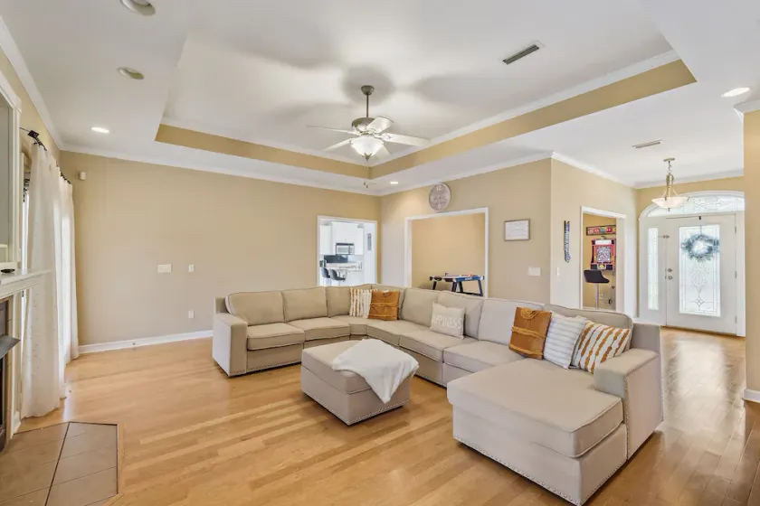 Large spacious Home - Image 1