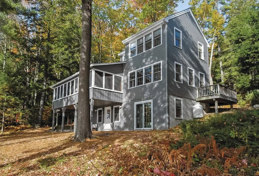 NYT TIL MARKED: Stille Wolfeboro Lakefront Getaway - Image 1