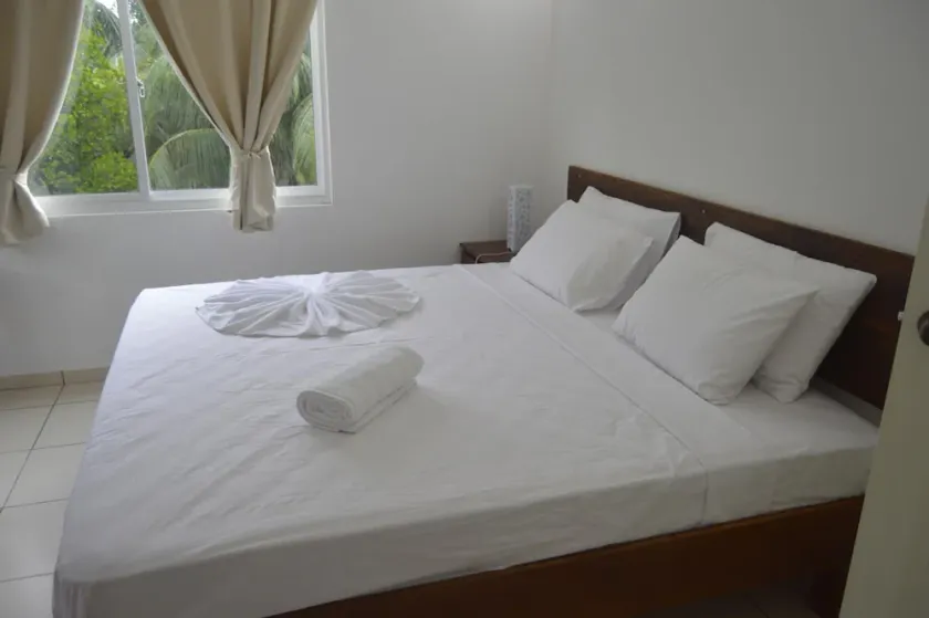 Chez Payet Airport Guesthouse - Image 1