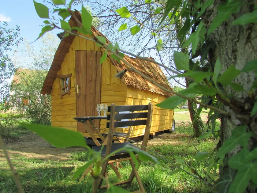Magic cabin - Image 1