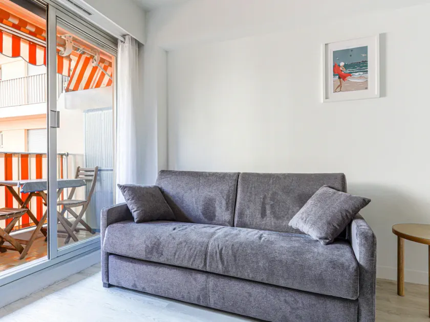 Appartement avec terrasse | Proche Cathédrale Saint-Nicolas de Nice | Vue nature - Image 1