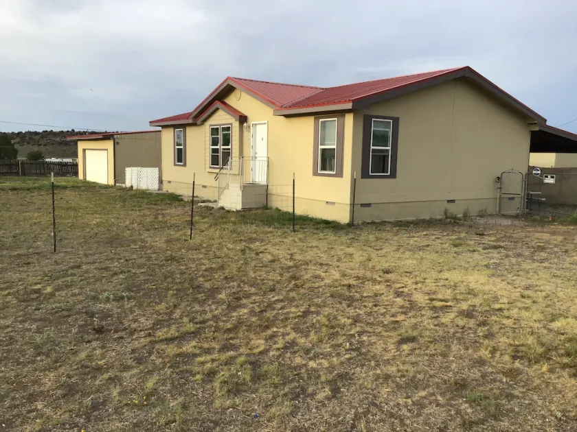 Spacious 4 seasons 3 bedroom 2 bathrooms for 1 great getaway. - Image 1