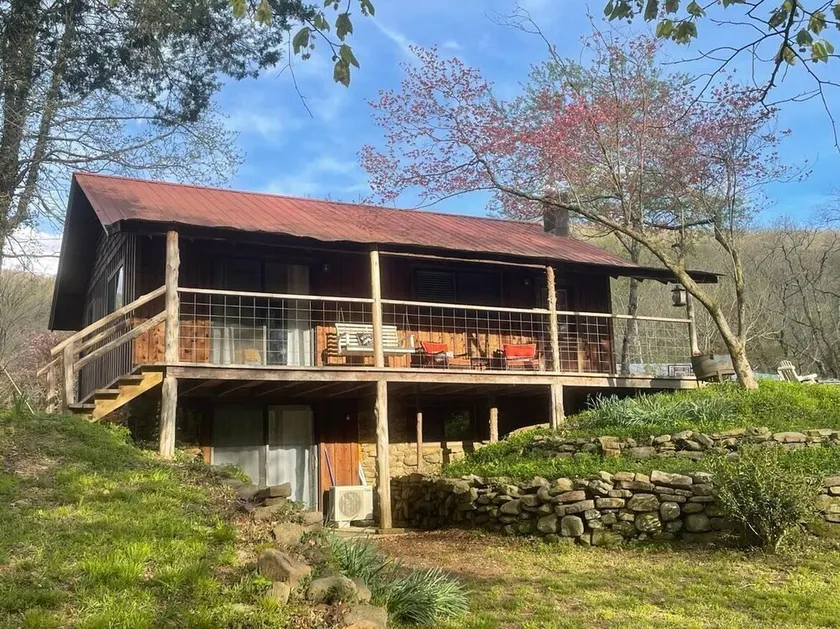 farmhouse cabin ATV UTV TRAILS dog friendly HIKING secluded HOT TUB & FIREPIT - Image 1