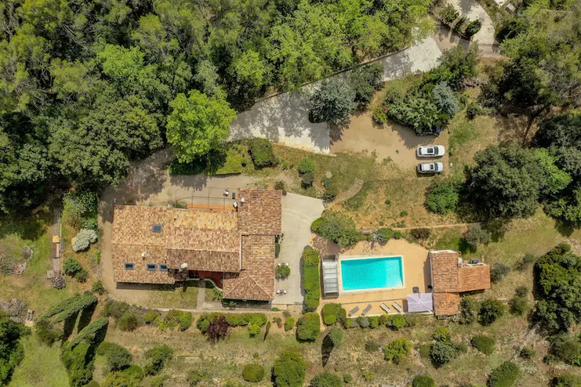 Magnificent villa in a quiet location, with a view, spacious rooms, fully equipped, air conditioning, and Wi-Fi - Image 1
