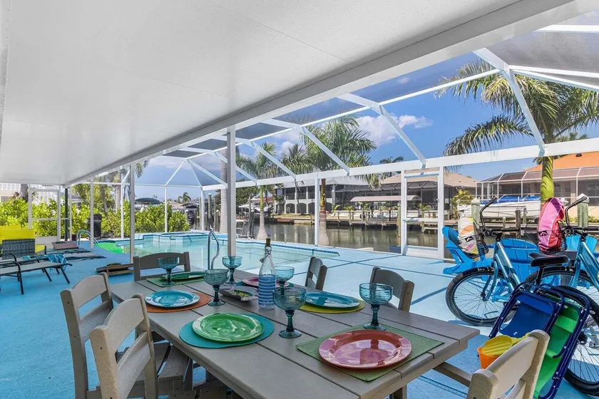 Island Vibe! 3/2 Salt Water Heated Pool with Bonus Room, Waterfront! - Image 1