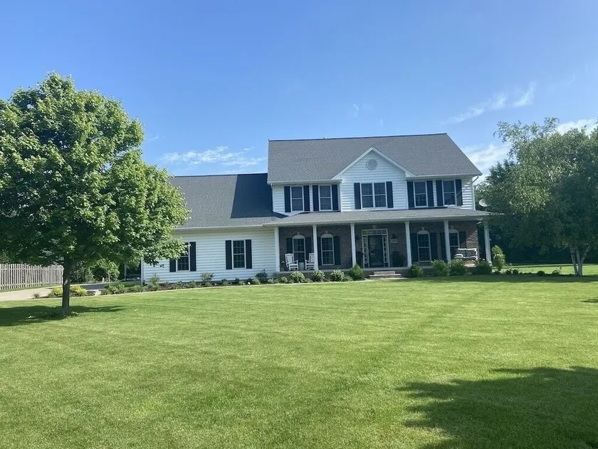 4 bedroom home, perfect for EAA rental - Image 1