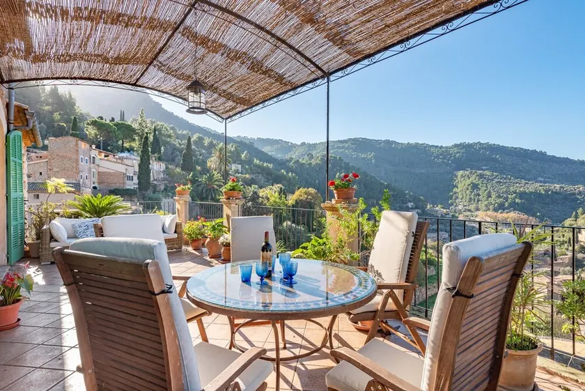 VILLA EN DEIA AVEC VUES PANORAMIQUES DANS UN ENVIRONNEMENT IDILIQUE - Image 1