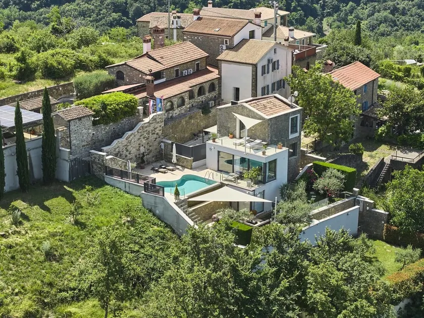 Villa Fortezza – Pool, Sauna, Whirlpool und Blick auf die Landschaft - Image 1