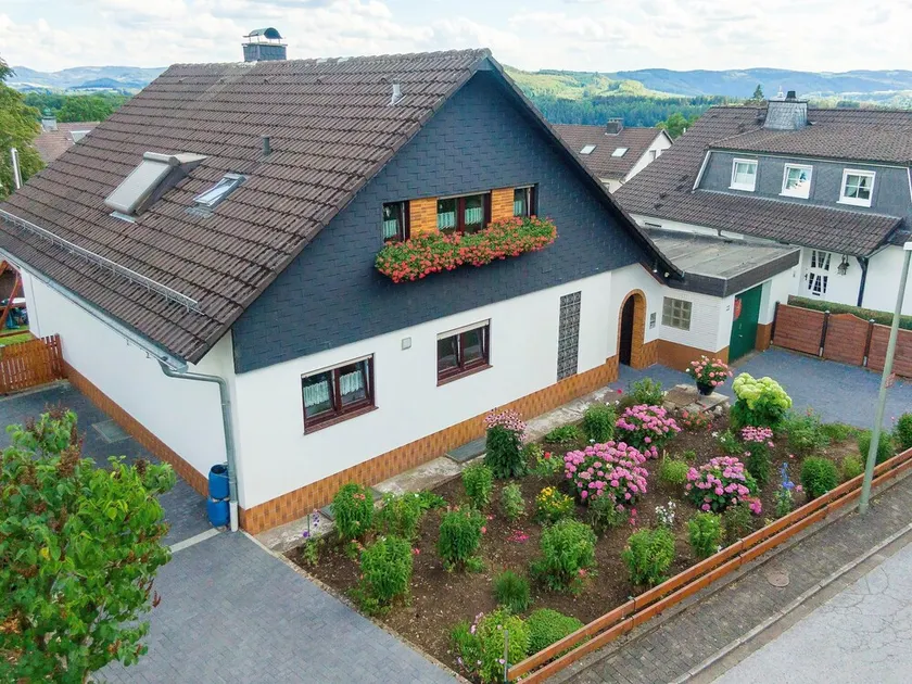 Ferienwohnung '65 Qm Ferienwohnung Im Sauerland' mit privater Terrasse und WLAN - Image 1