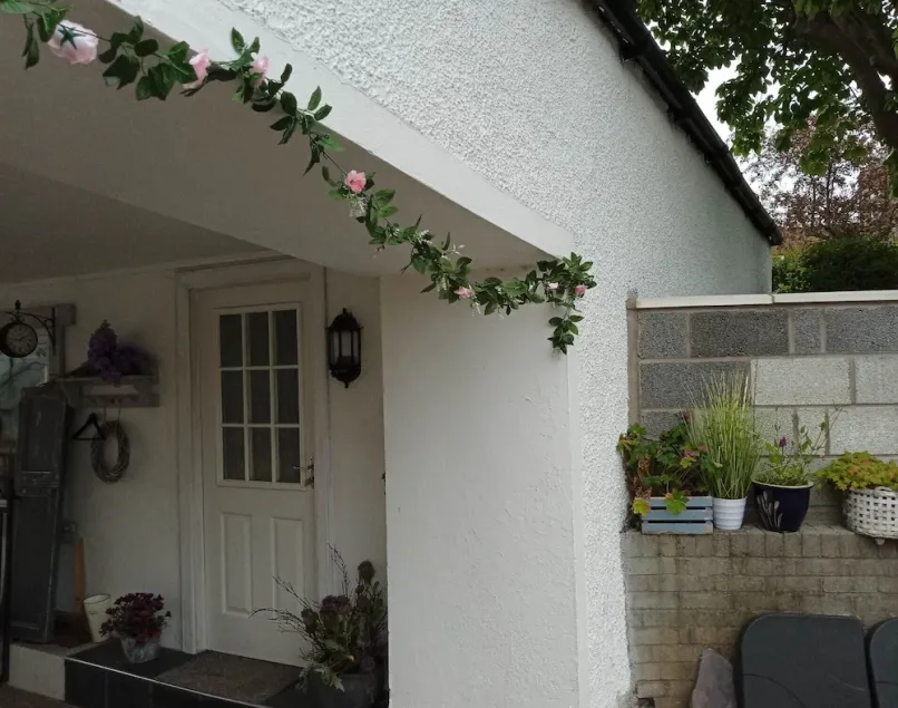 2 Bedrooms sleeps 4 free Wifi parking outdoor Area - Image 1