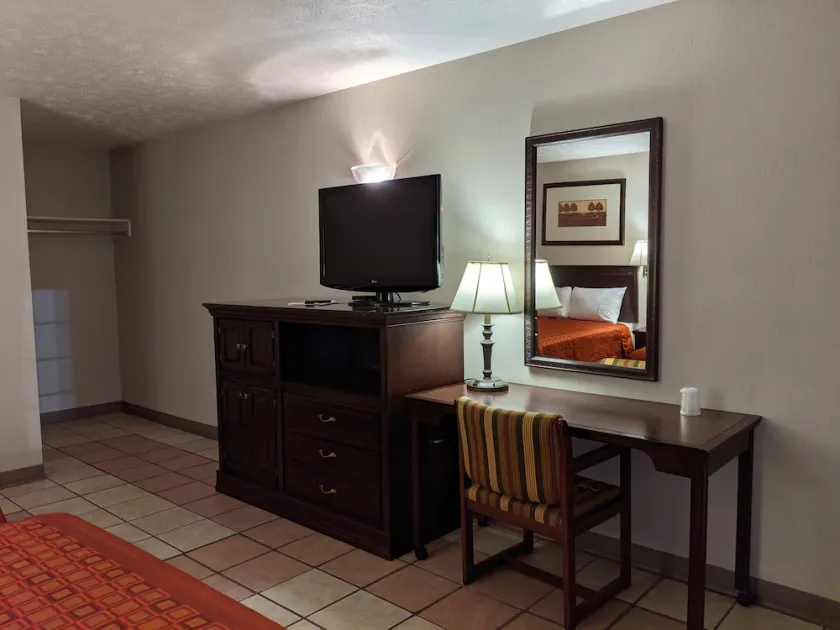 Reelfoot Lake Inn - Image 1