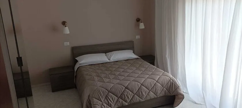 2 ROOM SUITE SLEEPS 6  - Image 1