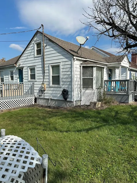 Single family home 3 minute walk to everything downtown Fairborn offers. - Image 1