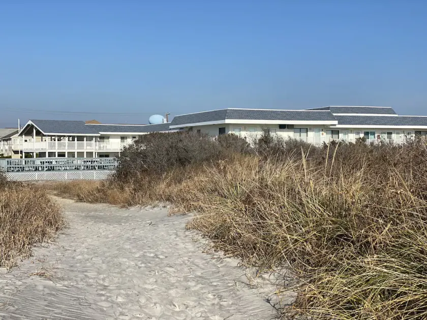 A Slice of Beach Front Heaven - Image 1