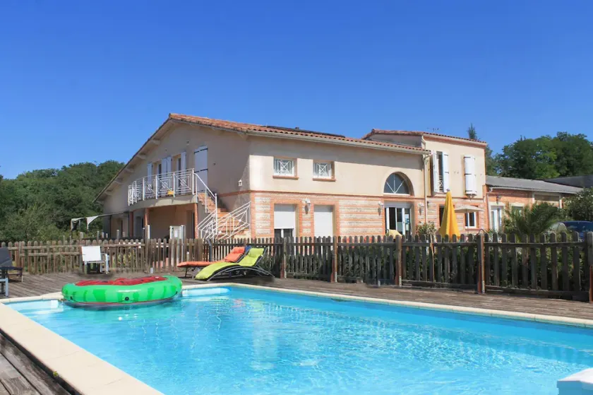 Gites Ushuaia with outdoor pool - Image 1